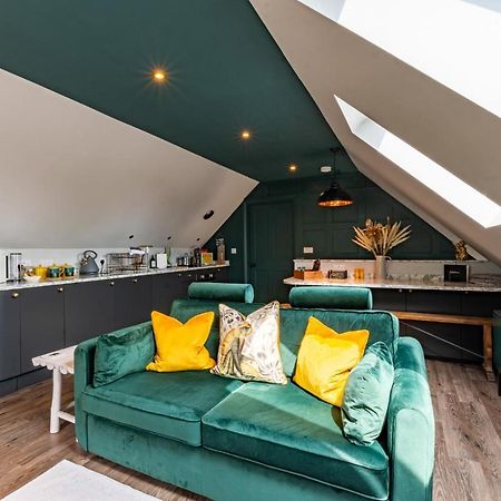Stylish One Bedroom Cotswold Coach House Tetbury Exterior foto