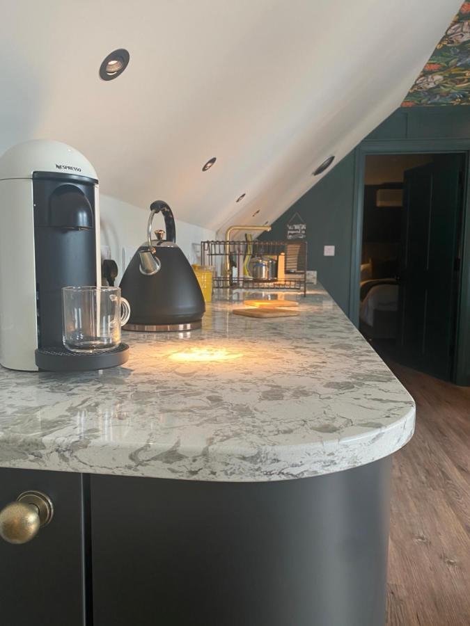 Stylish One Bedroom Cotswold Coach House Tetbury Exterior foto