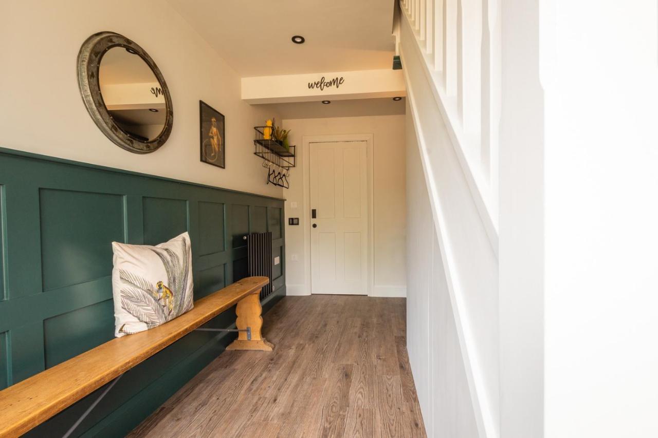 Stylish One Bedroom Cotswold Coach House Tetbury Exterior foto