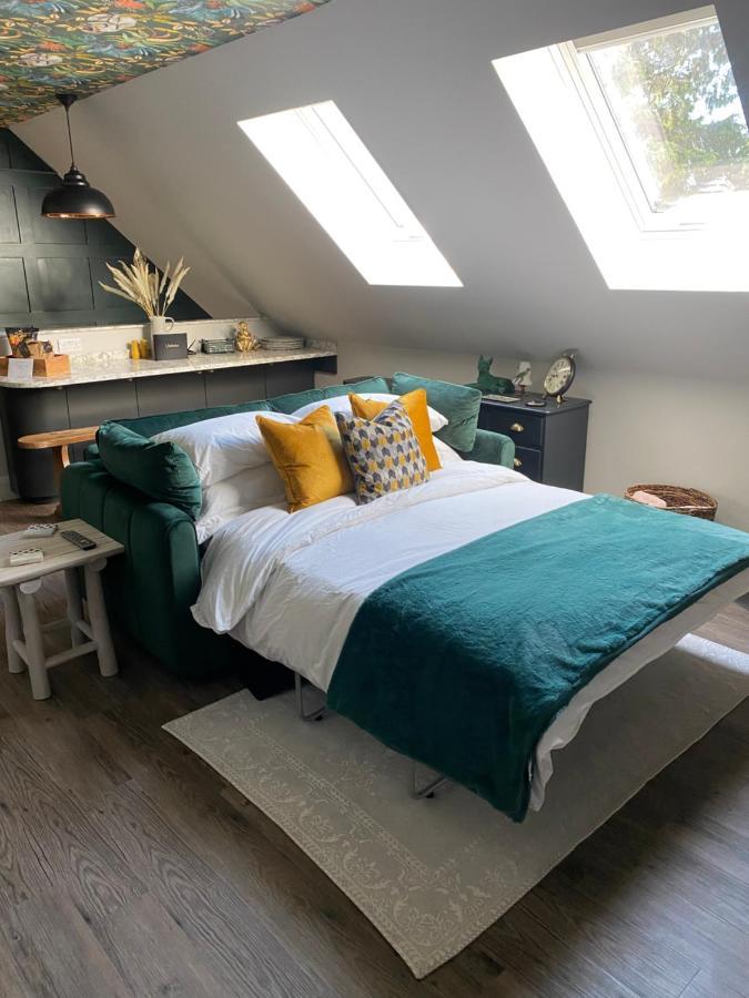 Stylish One Bedroom Cotswold Coach House Tetbury Exterior foto
